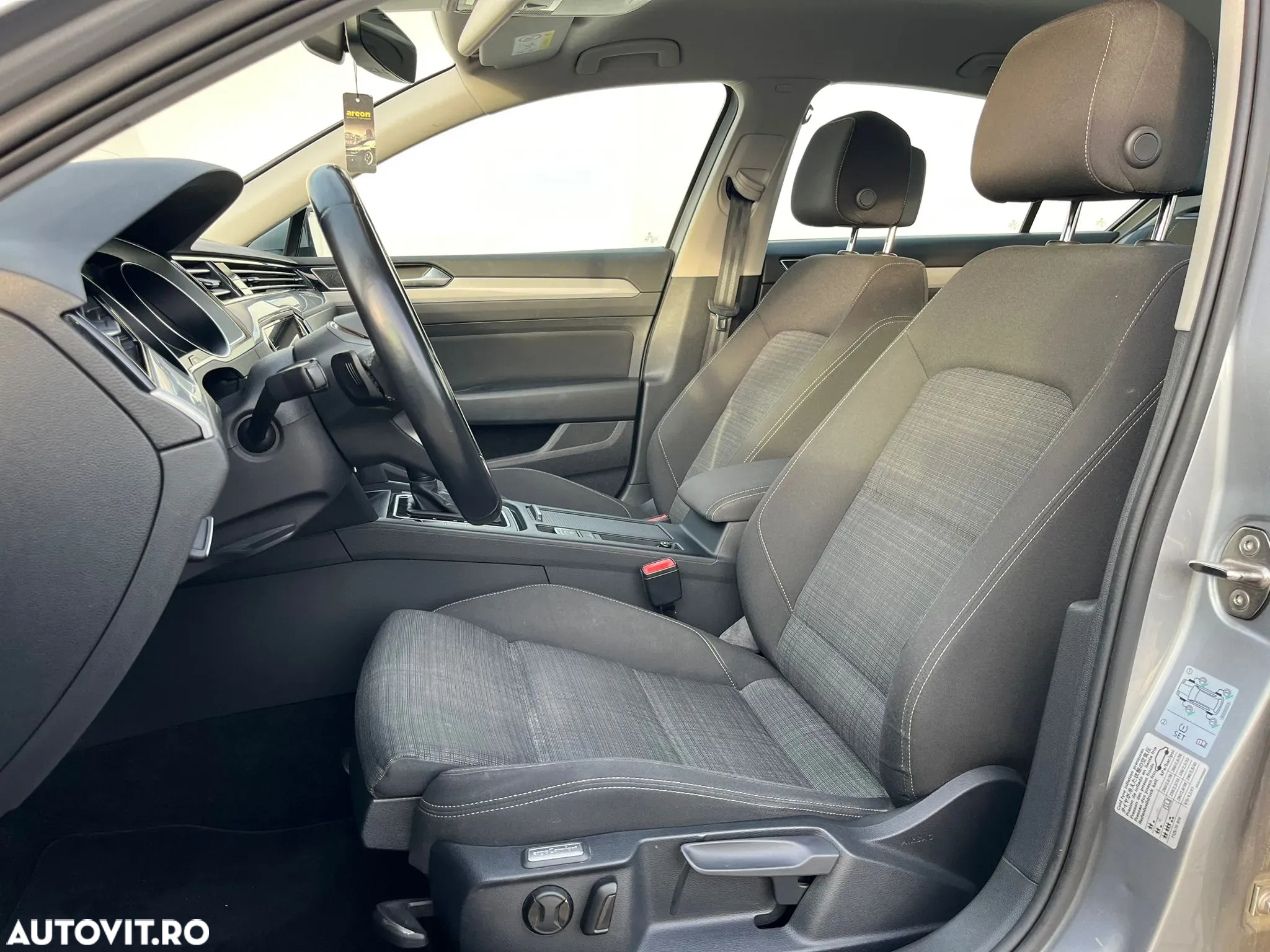 Volkswagen Passat - 8