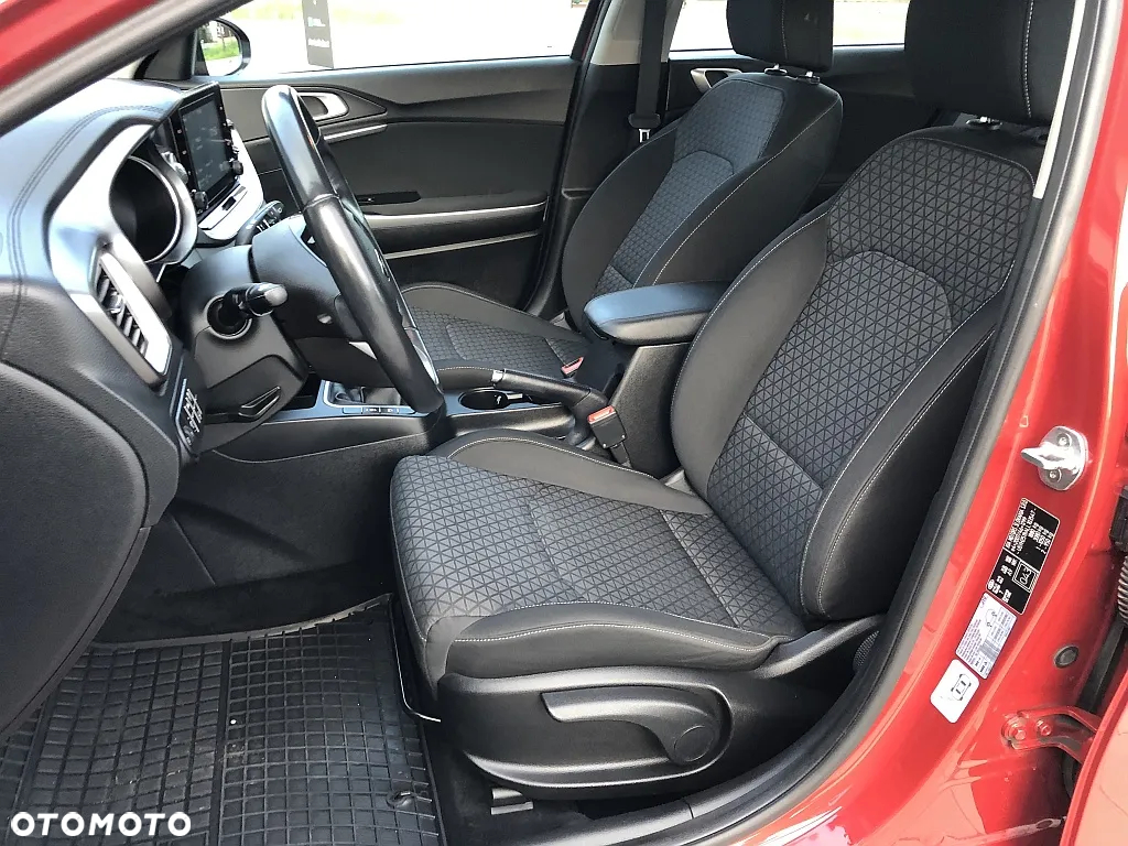 Kia Ceed 1.6 CRDi SCR L - 10