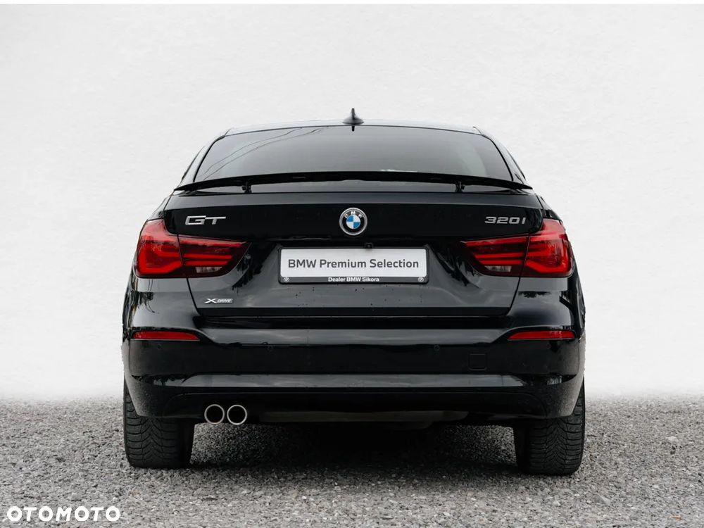 BMW 3 Series 2020 photo 5