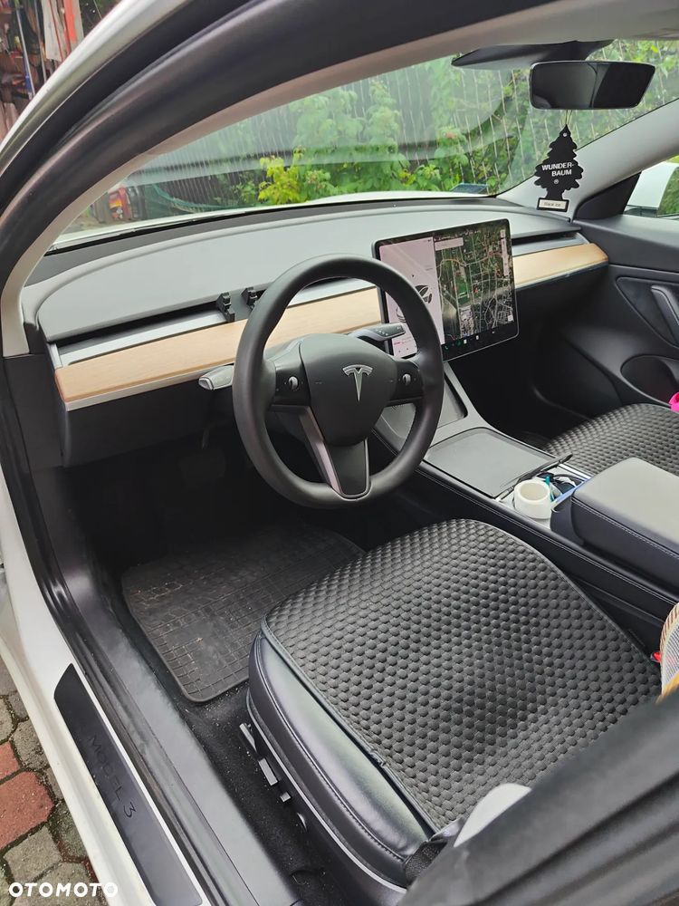 Tesla Model 3 Long Range AWD - 3