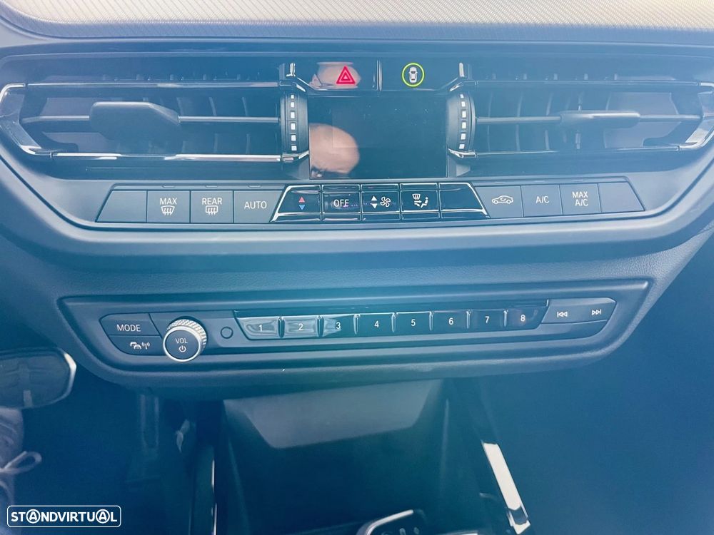 BMW 116 d Pack Desportivo M Auto - 13