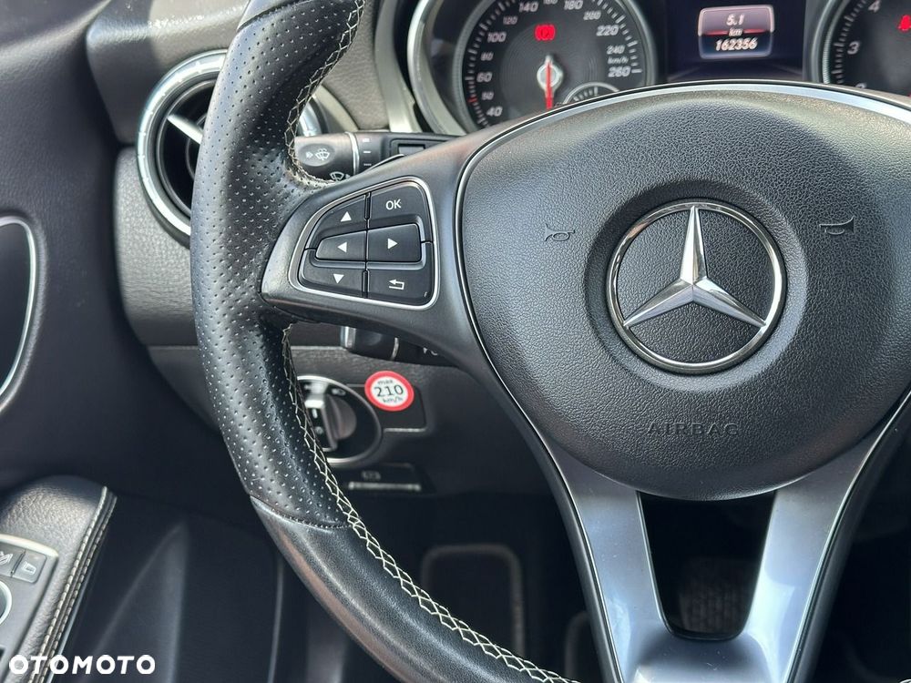 Mercedes-Benz CLA 220 4-Matic Urban - 19
