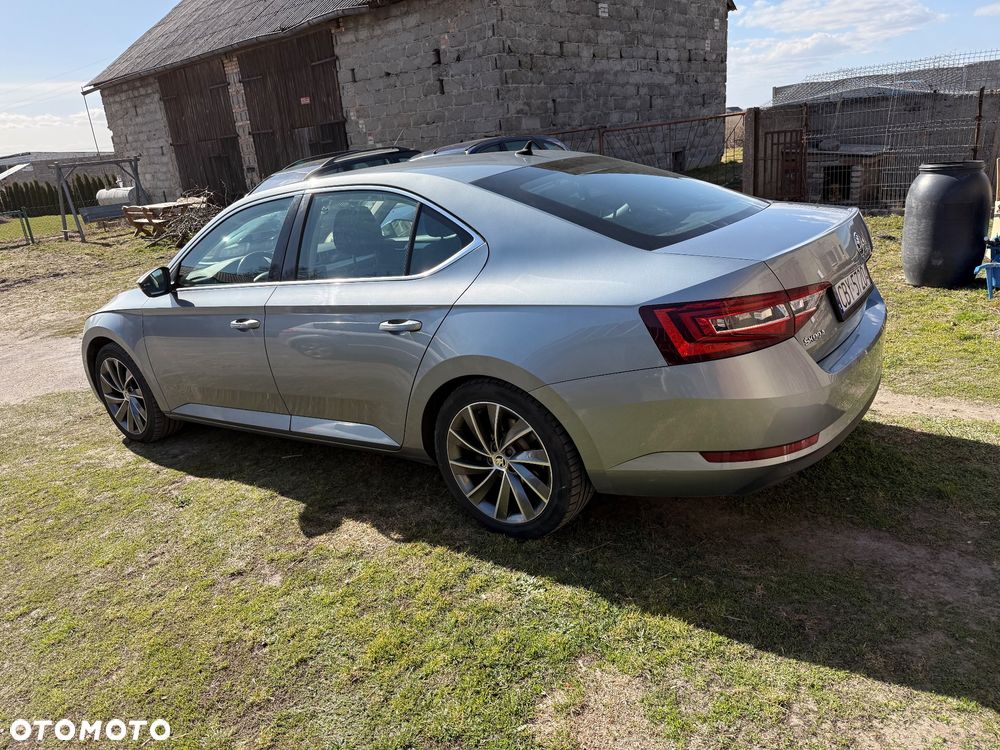 Skoda Superb 2.0 TDI 4x4 L&K DSG - 3