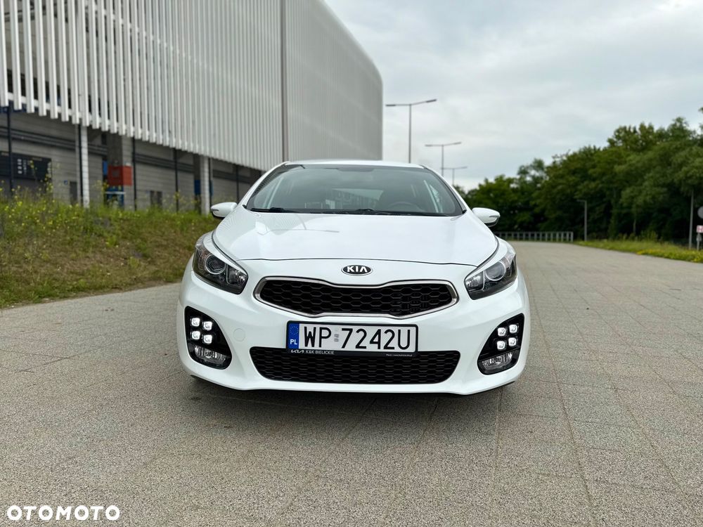Kia Ceed 1.6 CRDi 136 ISG GT Line - 13