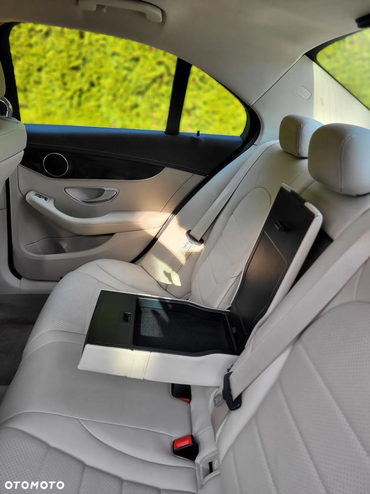 Mercedes-Benz Klasa C 200 4-Matic 9G-TRONIC - 19