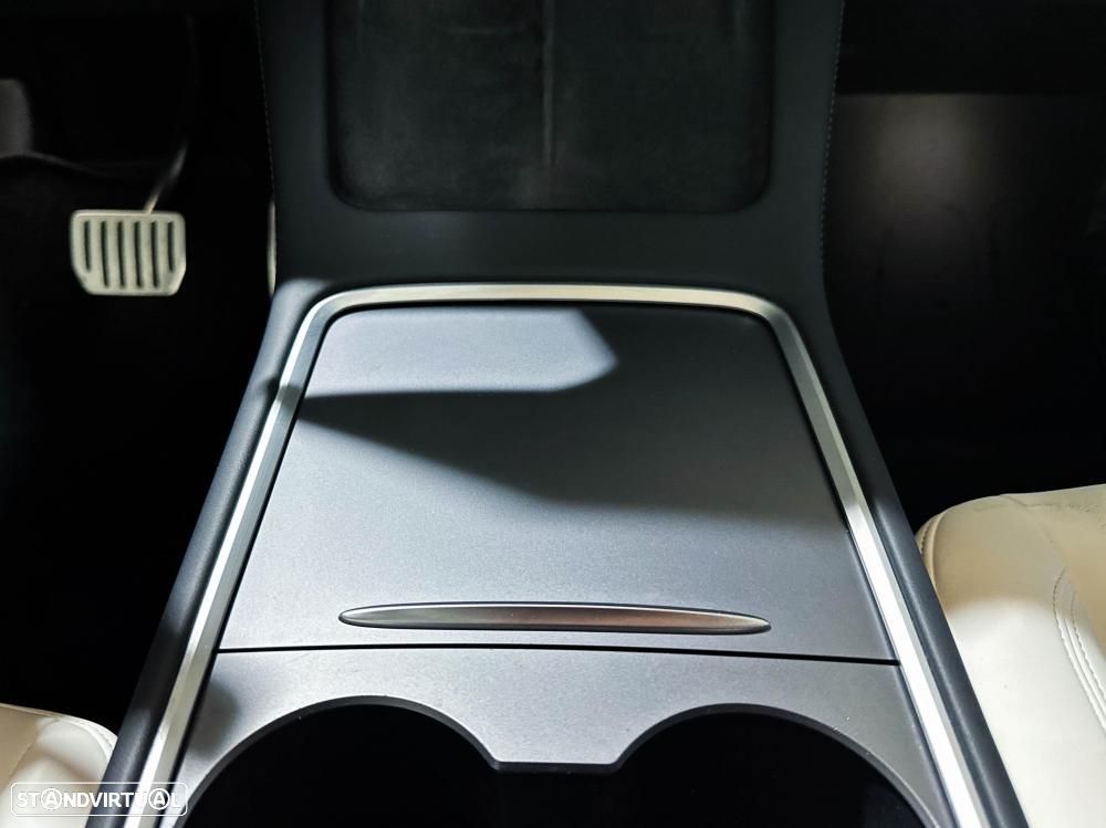 Tesla Model Y Performance Dual Motor AWD - 35