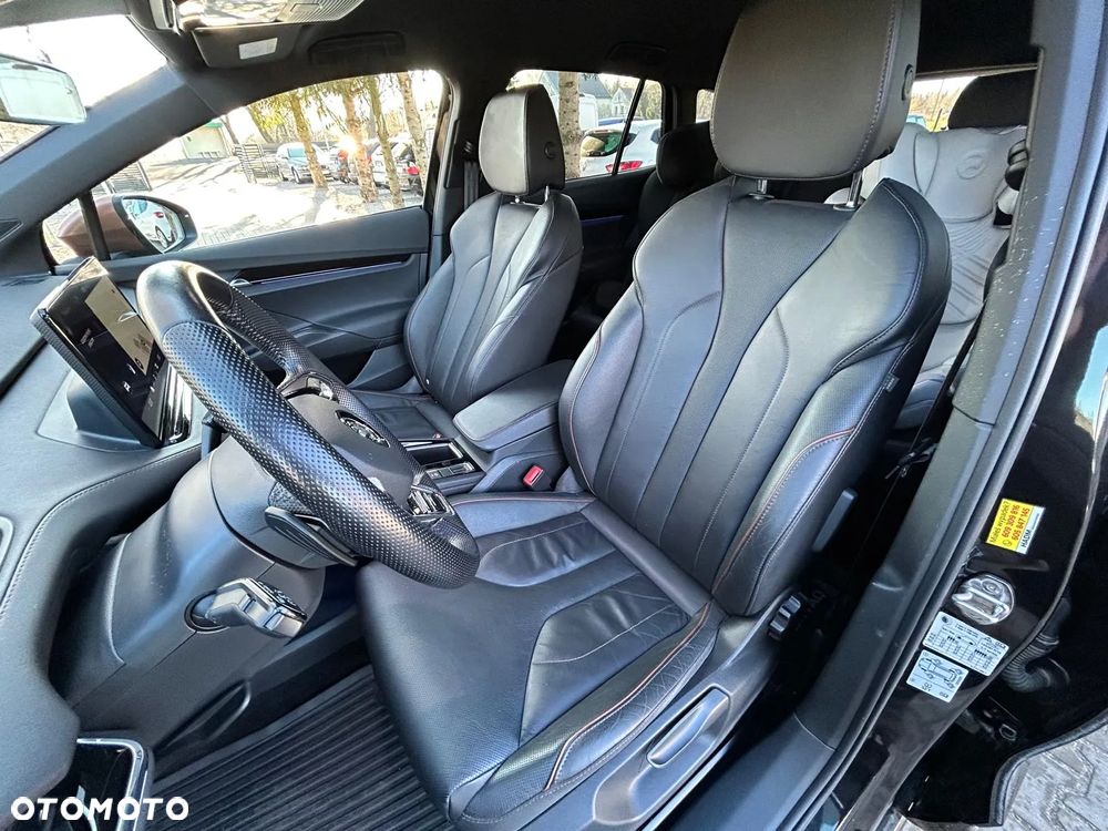 Skoda Enyaq 60 62kWh Founders - 11