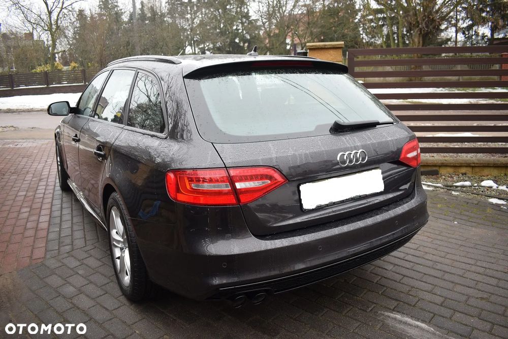 Audi A4 Avant 2.0 TDI DPF clean diesel multitronic S line Sportpaket - 4