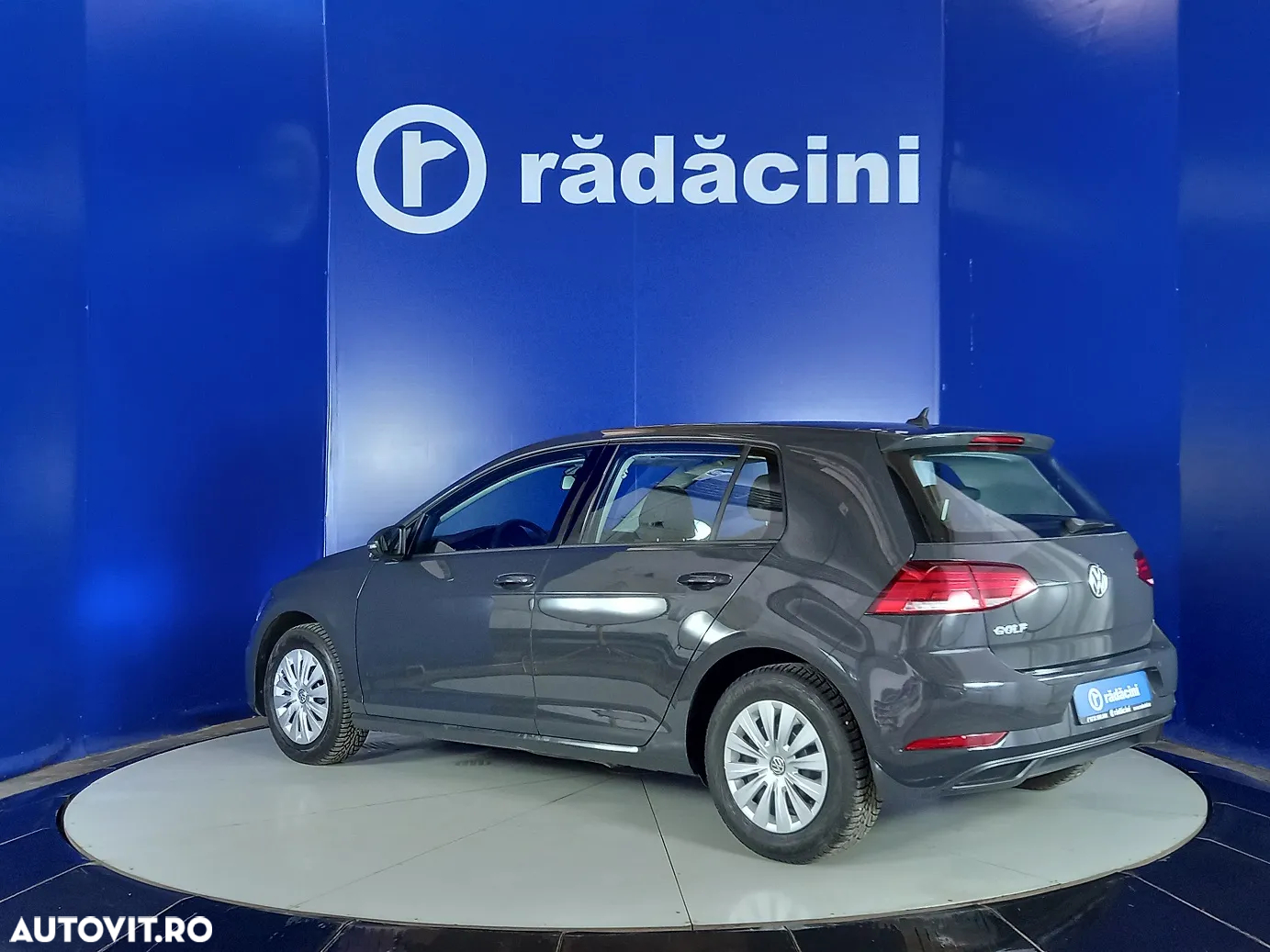 Volkswagen Golf - 3