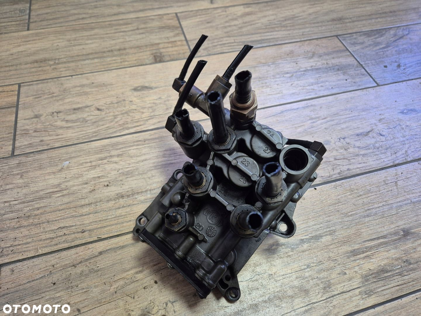 ZAWÓR OSUSZACZA POWIETRZA ZABEZPIECZAJĄCY DAF XF 106 , CF EURO 6 1913301 - 2