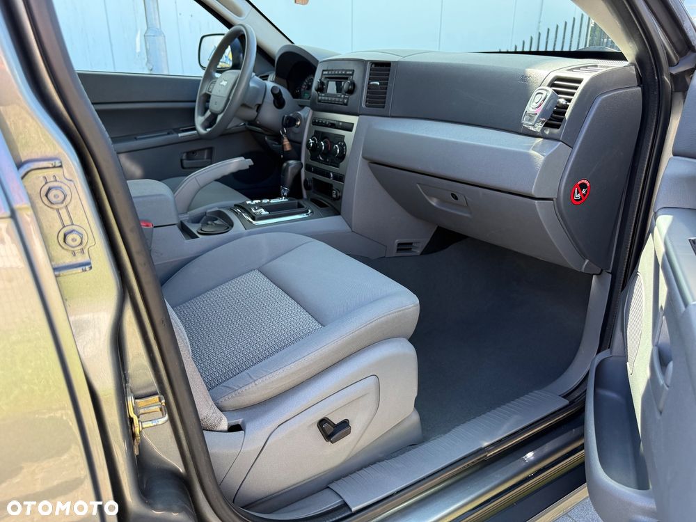 Jeep Grand Cherokee 3.0 CRD Laredo - 23