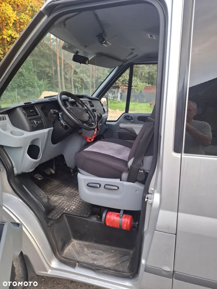 Ford Transit - 12
