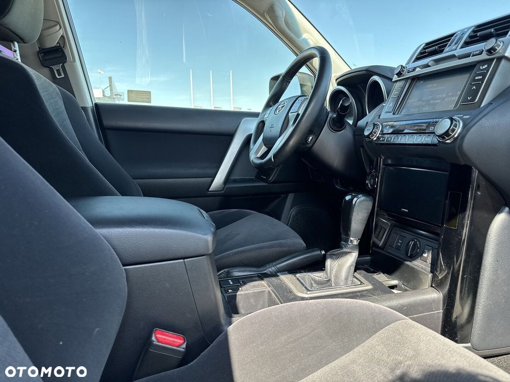 Toyota Land Cruiser - 11