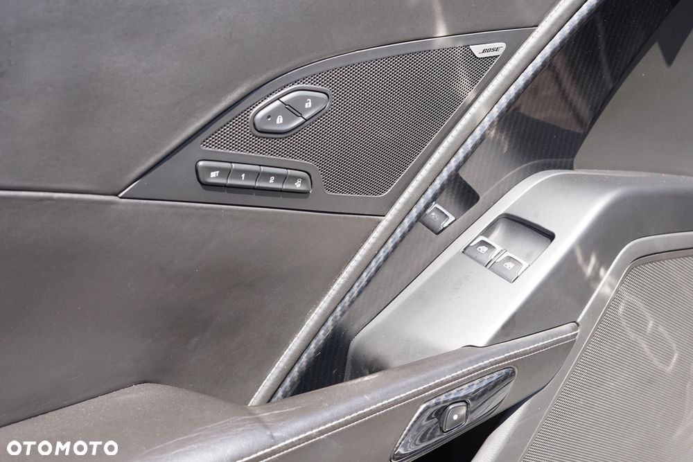 Chevrolet Corvette - 17
