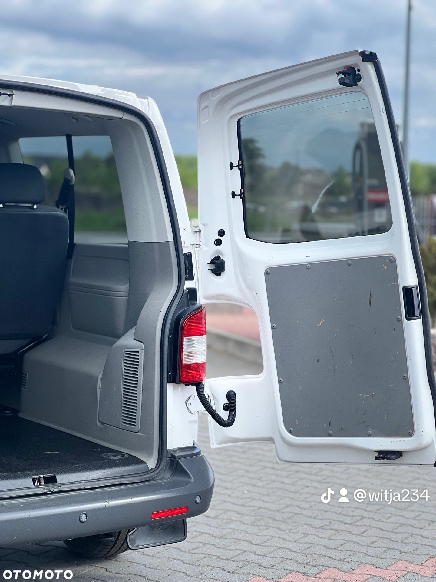 Volkswagen Caravelle BiTDI L1 Comfortline - 22