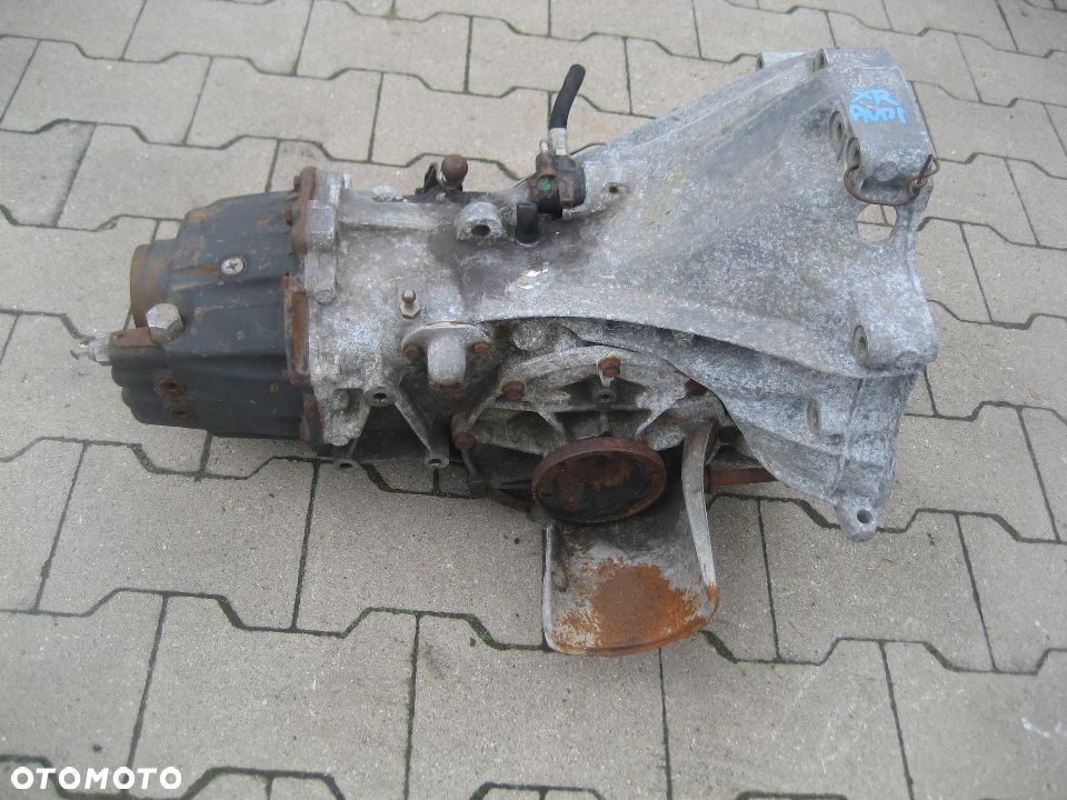 audi 100 c3 benzyna skrzynia biegów 4 biegowa symbol XR - 7