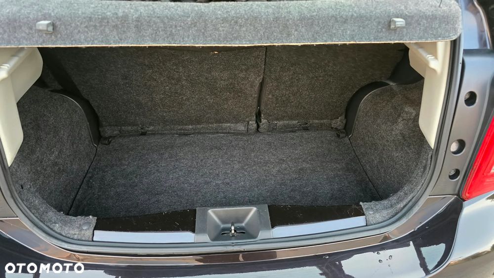 Nissan Micra - 36