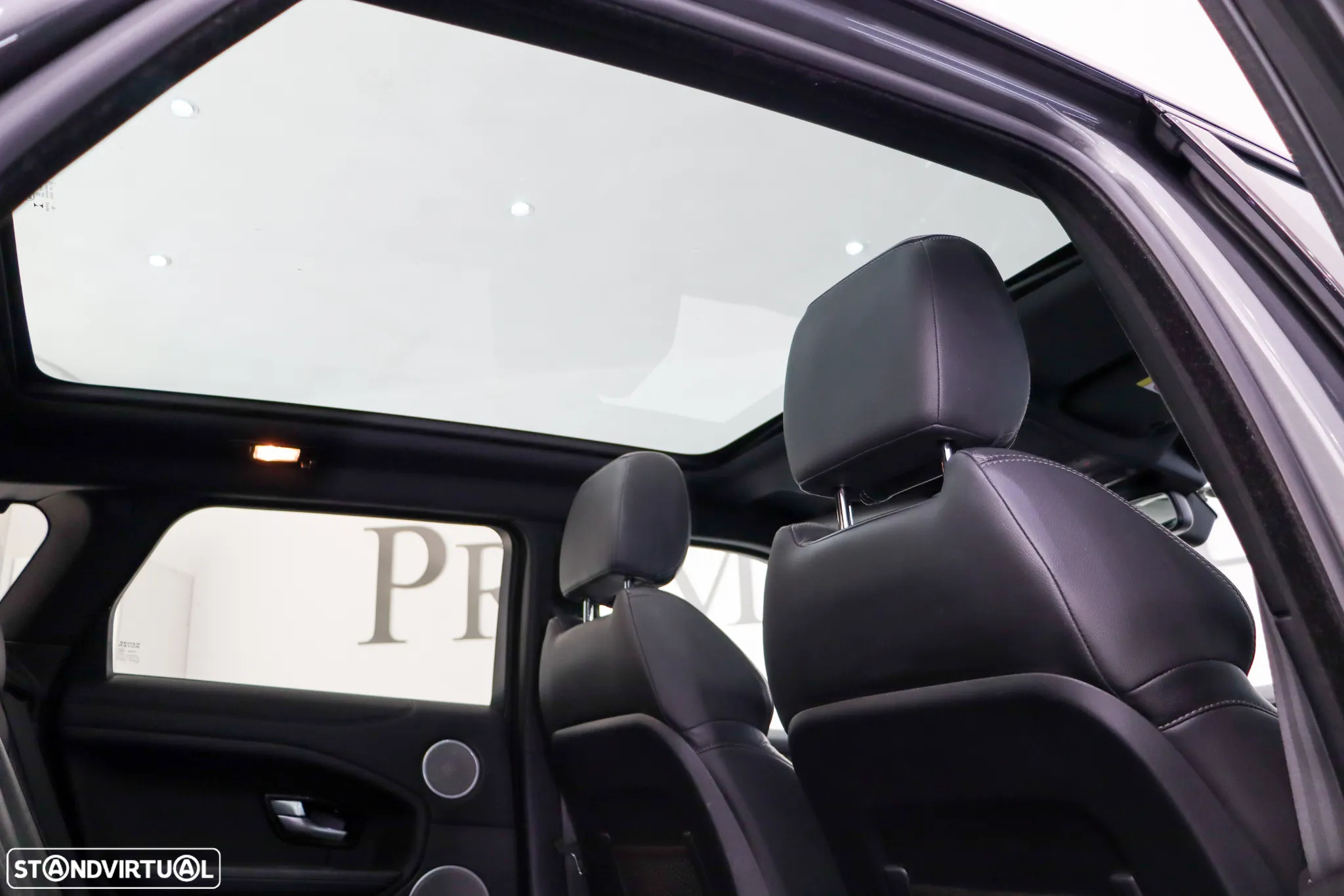 Land Rover Range Rover Evoque 2.0 D150 AWD R-Dynamic HSE Auto - 27