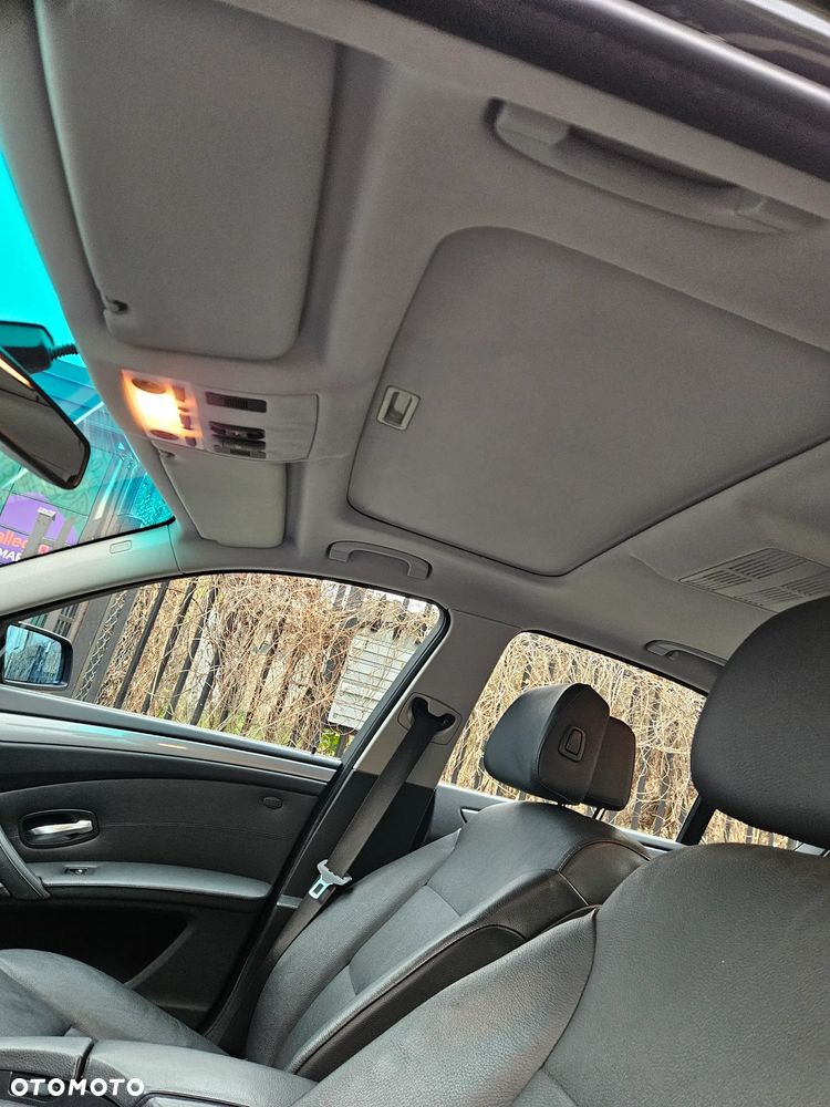 BMW Seria 5 523i - 17