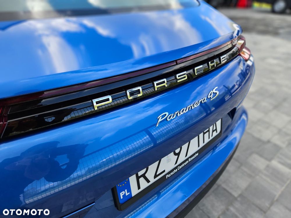 Porsche Panamera 4S - 26