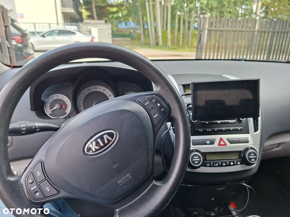 Kia Ceed 2009 photo 4