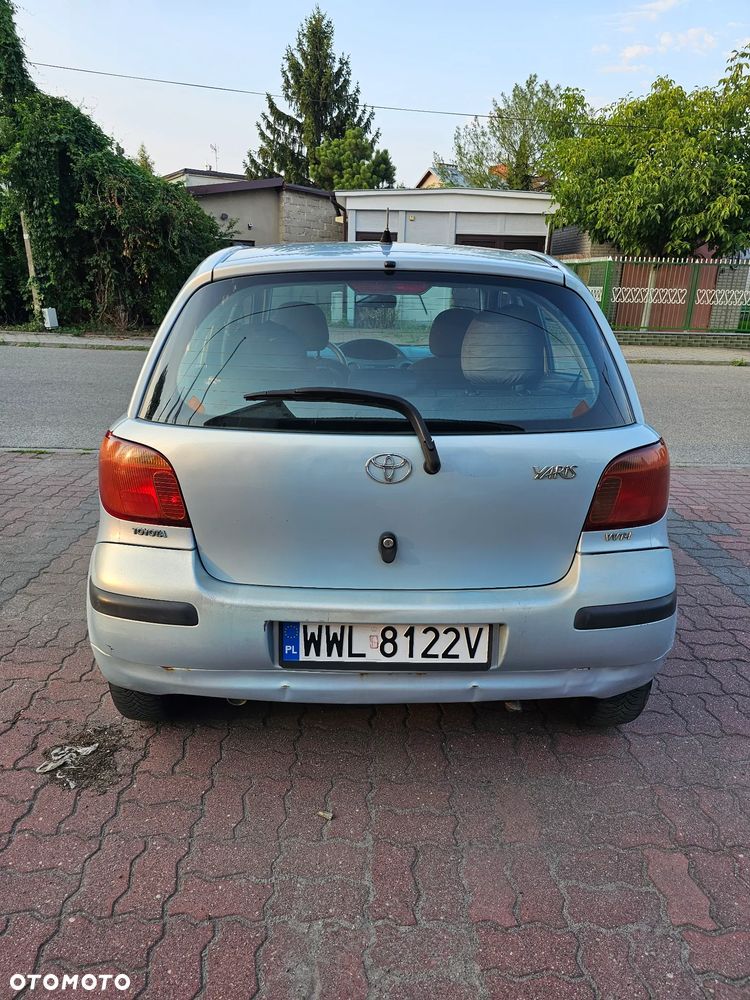 Toyota Yaris 1.0 Base - 5