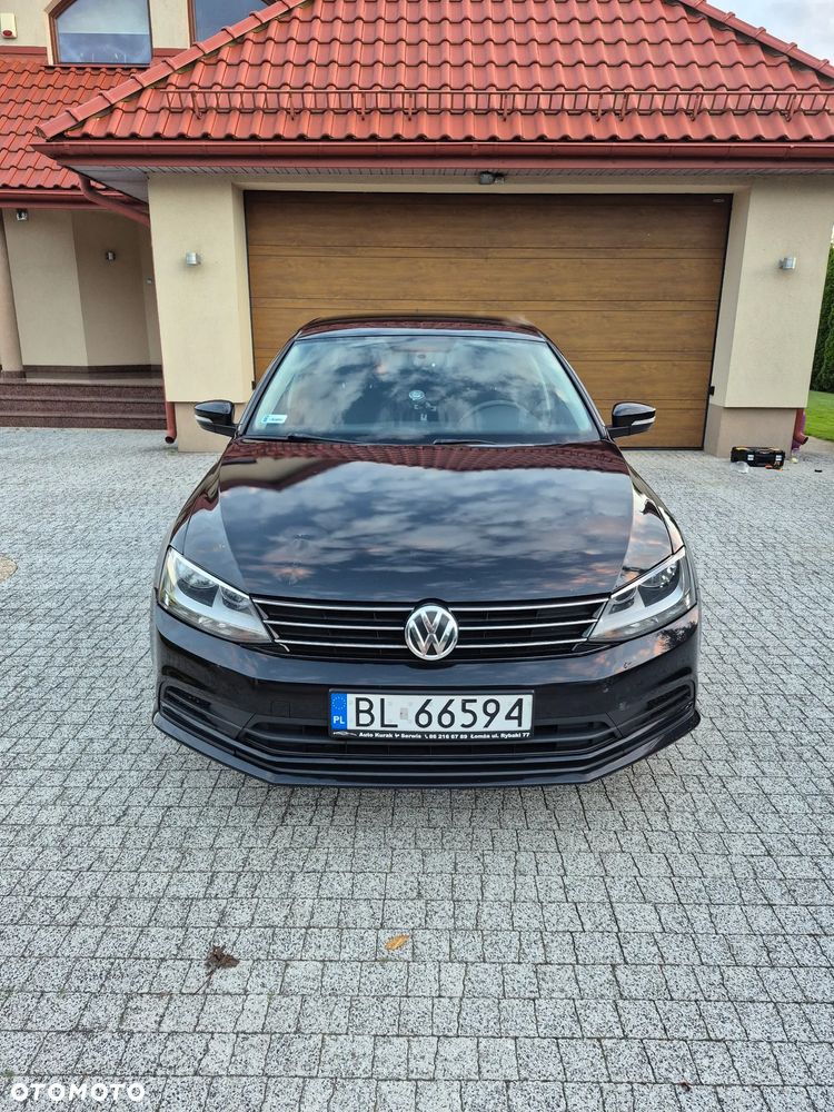 Volkswagen Jetta - 1