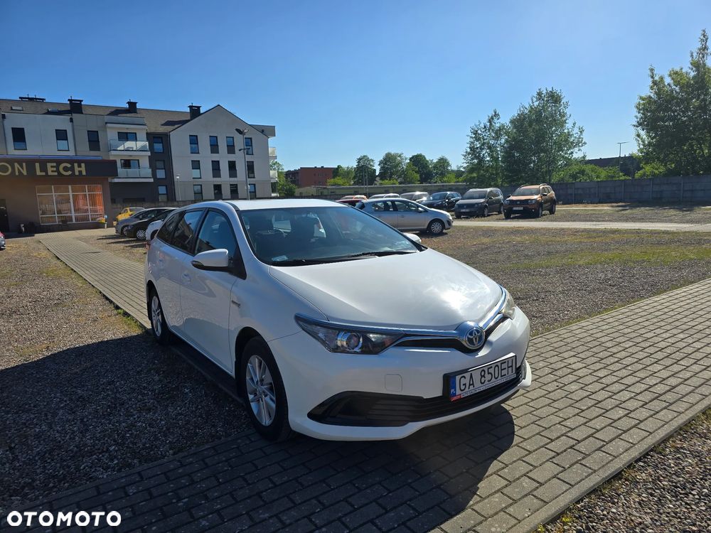 Toyota Auris 2018 photo 3