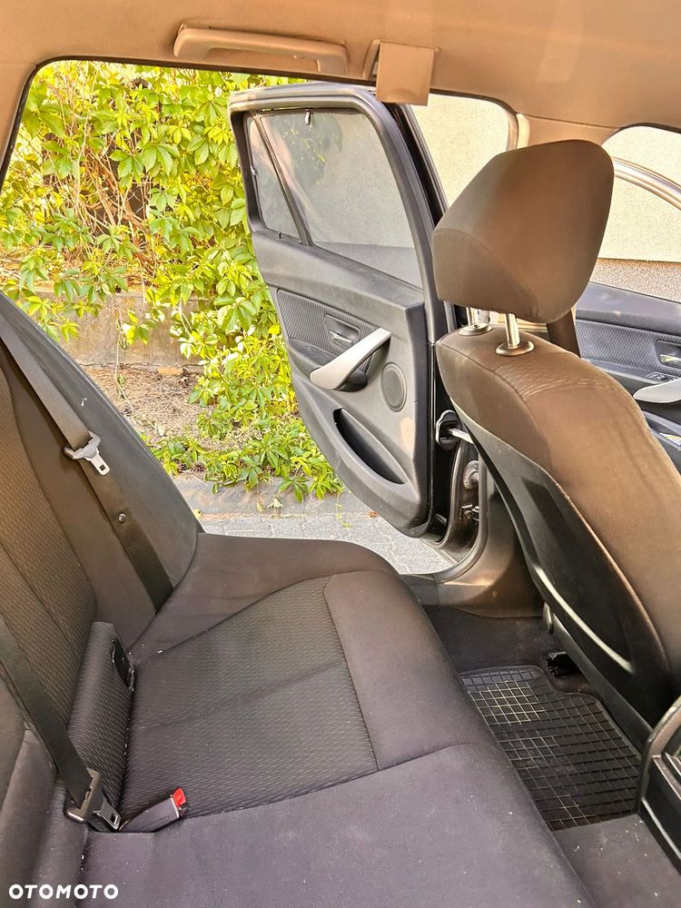 BMW Seria 3 316d - 4