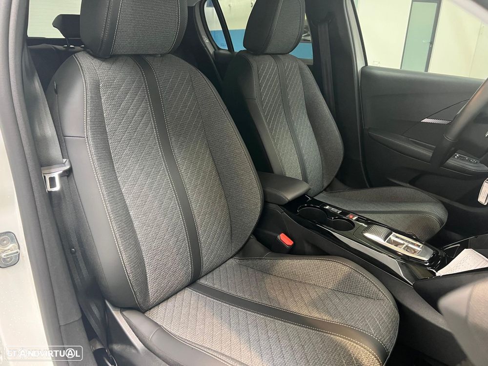 Peugeot 208 1.2 Hybrid Allure e-DCS6 - 7