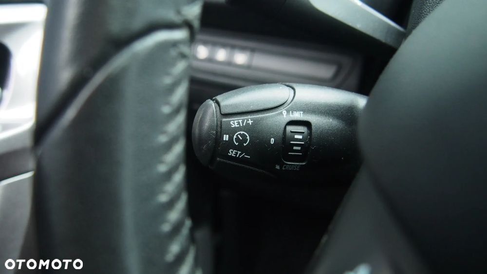 Peugeot 2008 1.2 Pure Tech Style S&S - 29