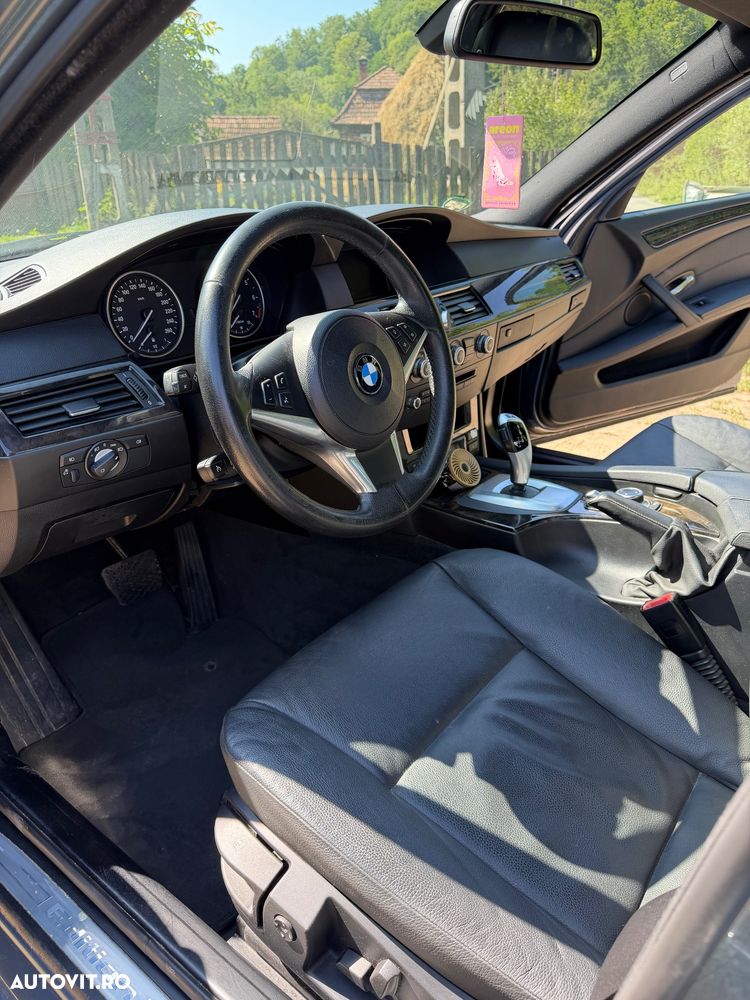 BMW Seria 5 523i Aut. - 9