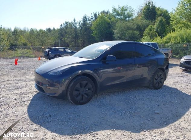 Tesla Model Y Long Range RWD - 2