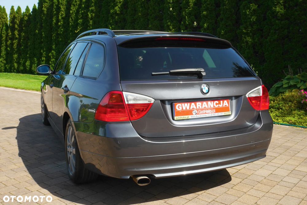 BMW Seria 3 318i - 9