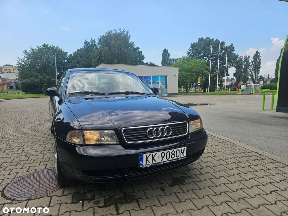 Audi A4 Limousine 1.8 - 4