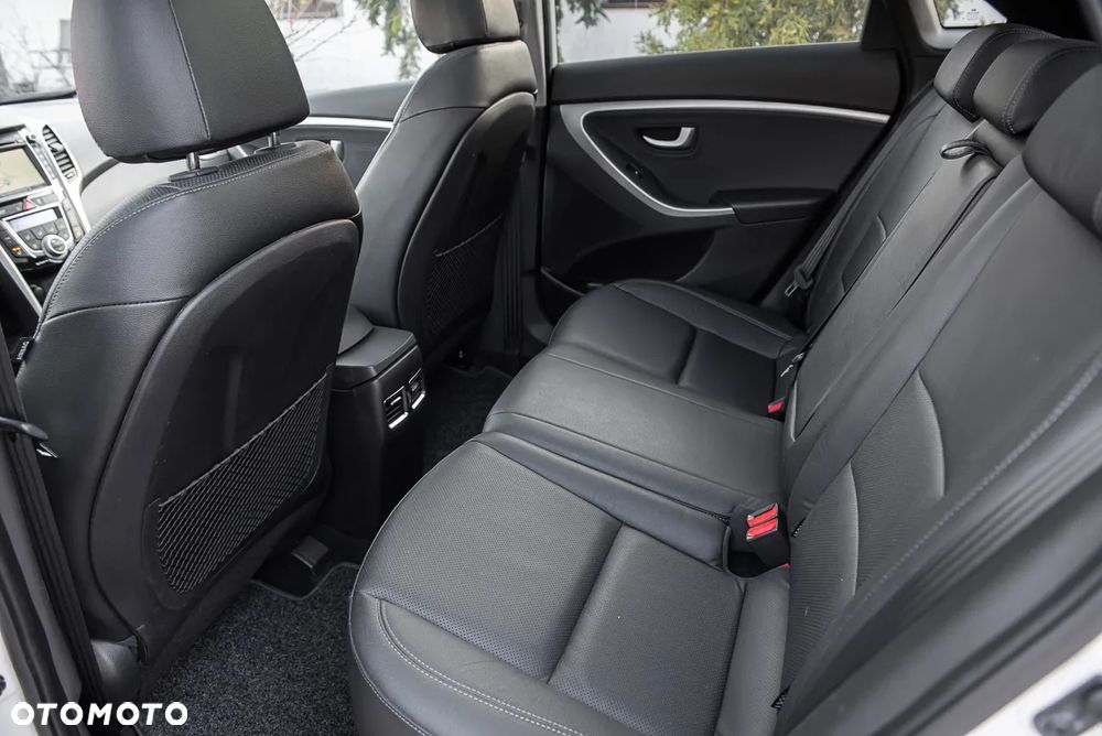 Hyundai i30 1.6 CRDi Automatik Trend - 19