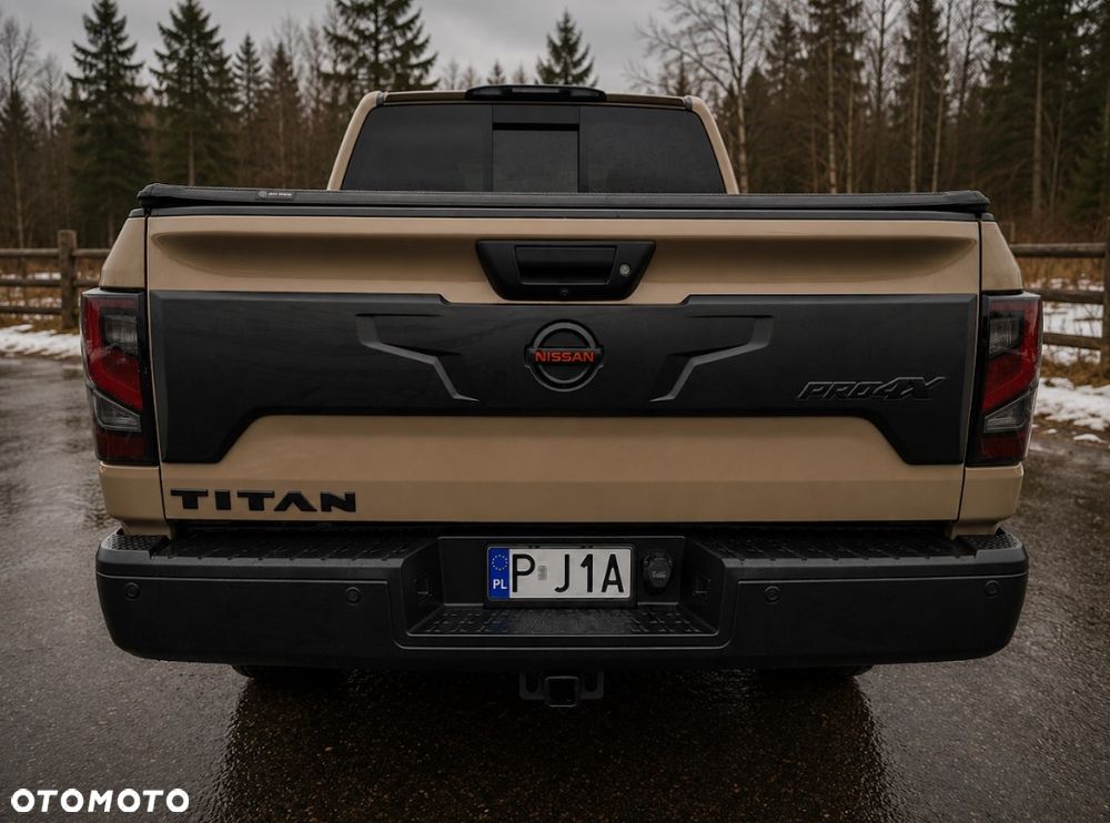 Nissan Titan - 3