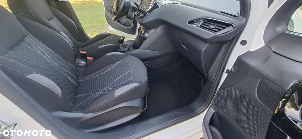 Peugeot 208 1.2 VTi Active - 25