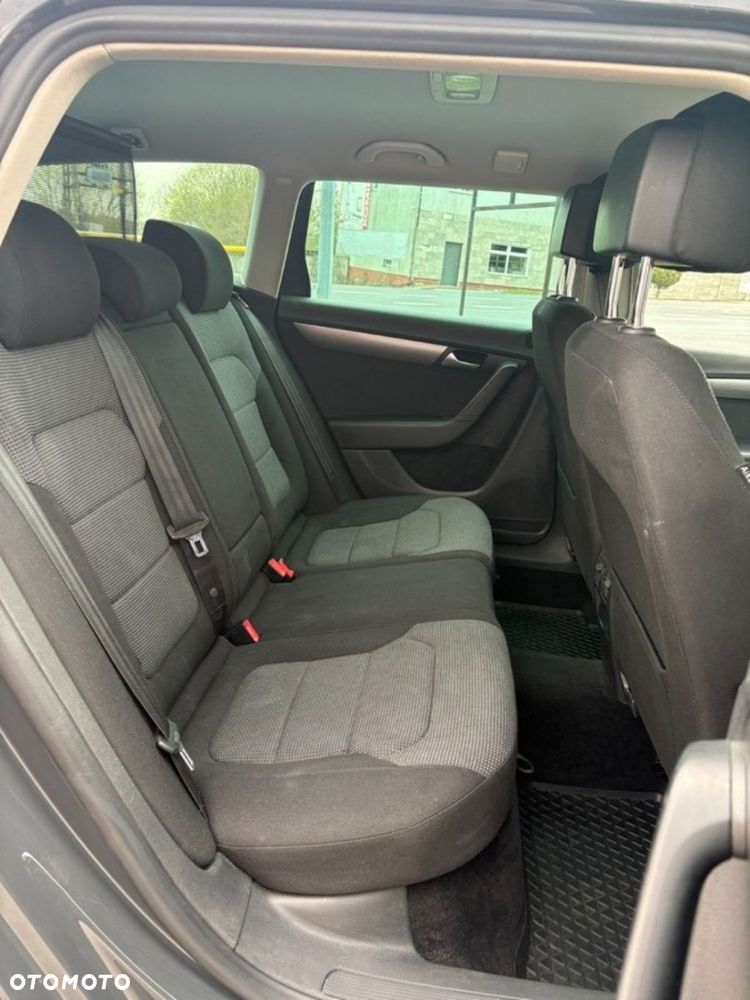 Volkswagen Passat - 7