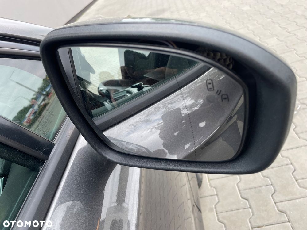 Ford Mondeo - 32