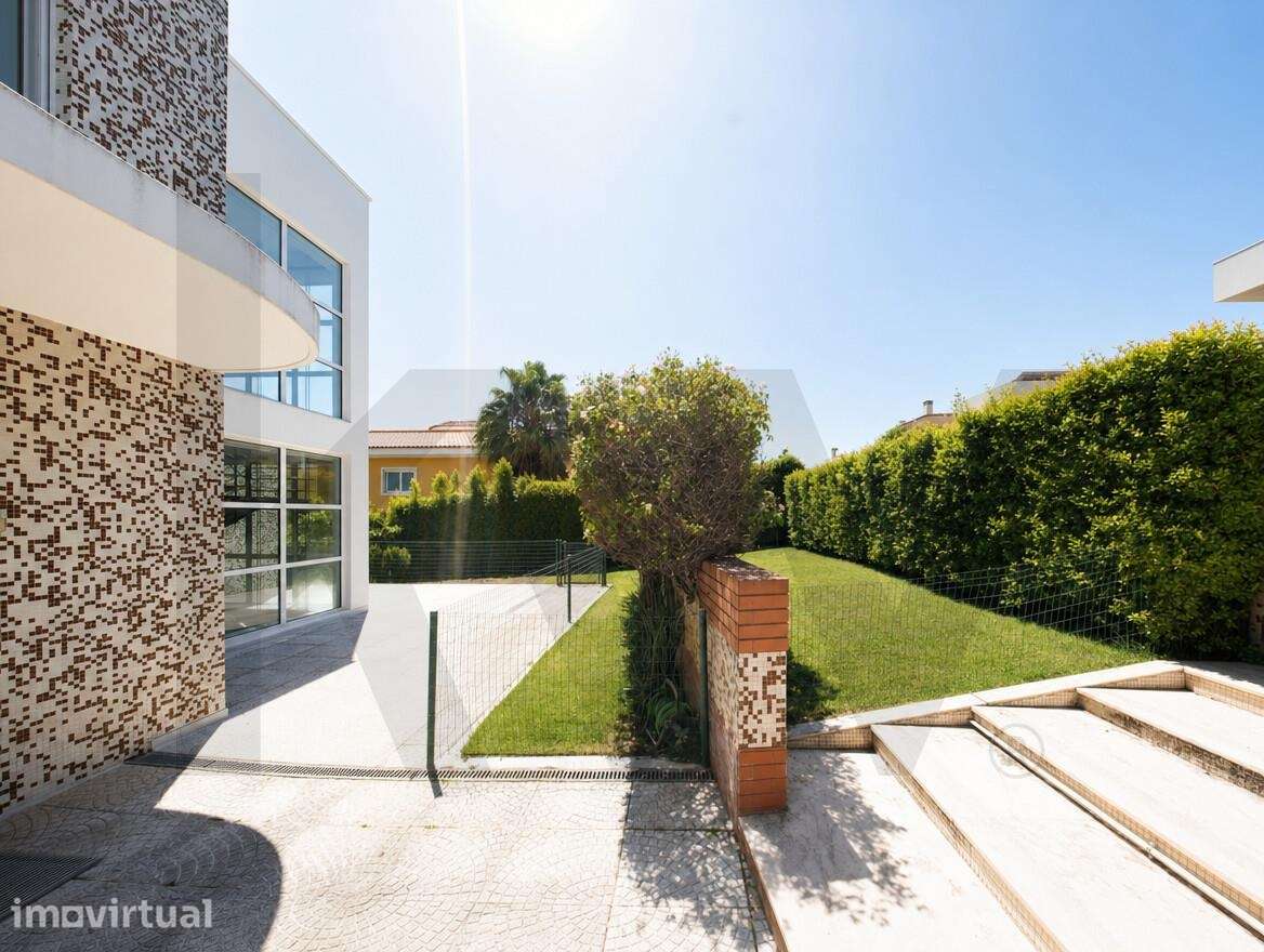 Moradia com piscina de água salgada na Quinta da Moura - Oeiras - Grande imagem: 4/60