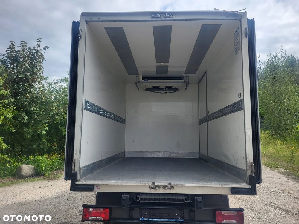 Iveco Daily 35C13 2015r IZOTERMA CHŁODNIA 230V MROŹNIA AGREGAT Bliźniaki - 3