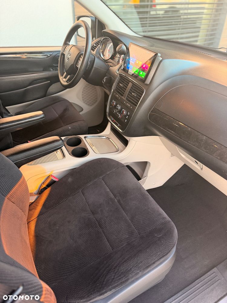 Dodge Grand Caravan - 23