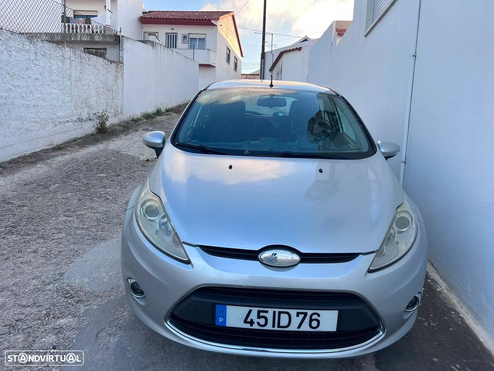 Ford Fiesta - 2