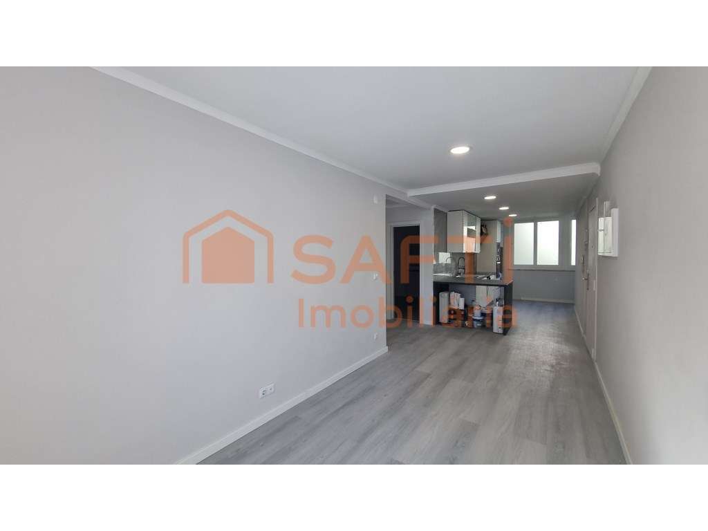 Apartamento T2 em Benfica - Grande imagem: 3/10