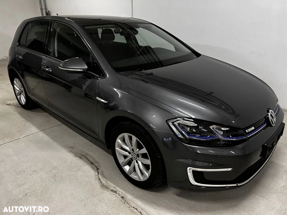Volkswagen Golf - 4