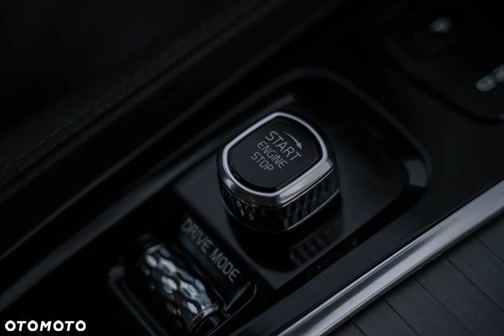 Volvo XC 90 B5 D AWD Geartronic Momentum - 27