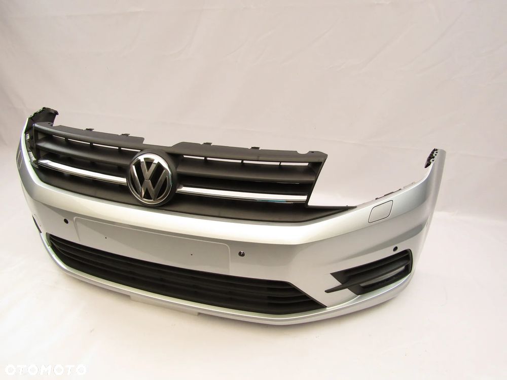 Zderzak przedni VW Caddy LIfe 15 - 20 Sprysk. / Pdc-6 Lakier LA7W - 9