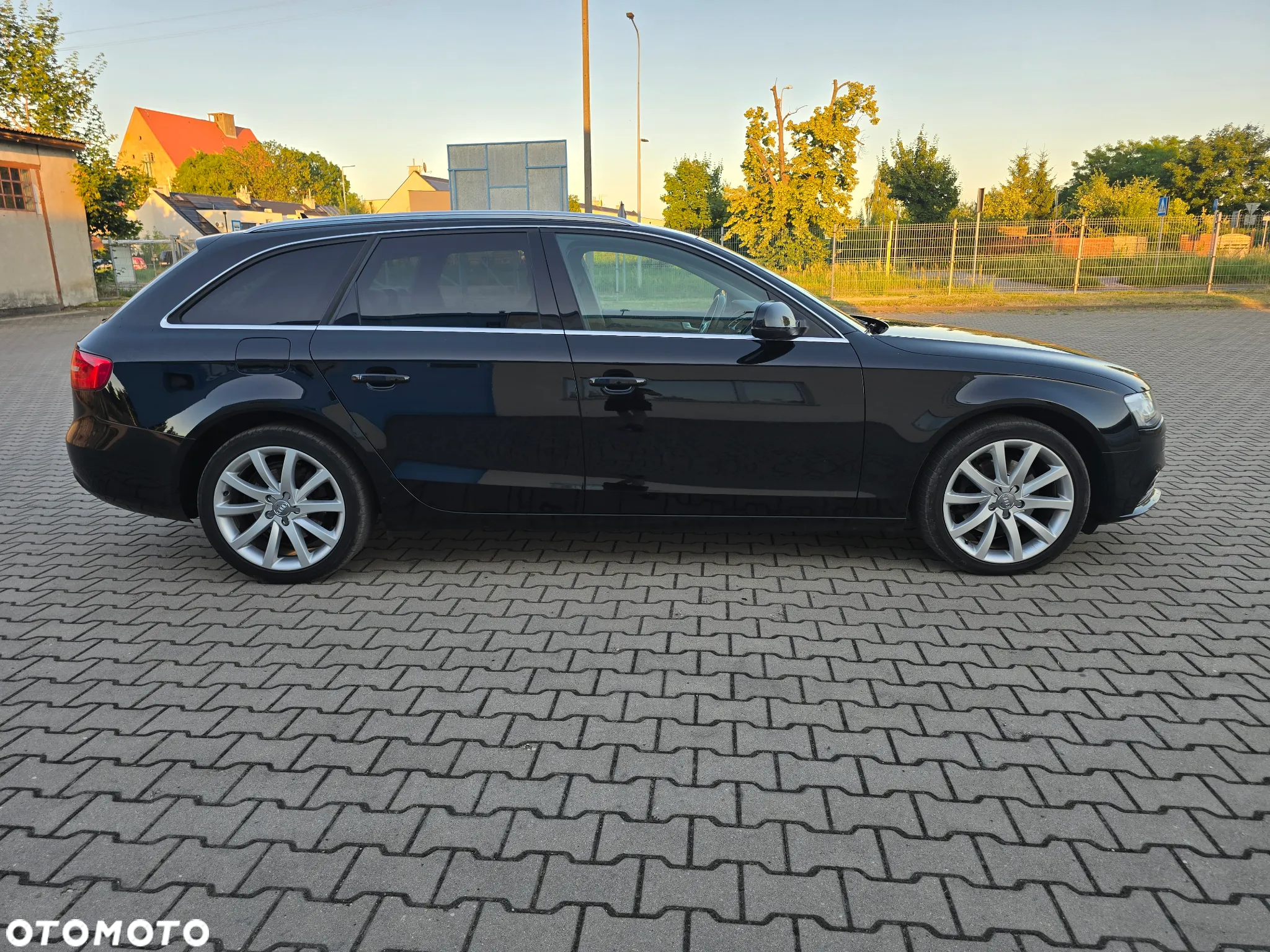 Audi A4 Avant 2.0 TDI DPF Ambition - 13