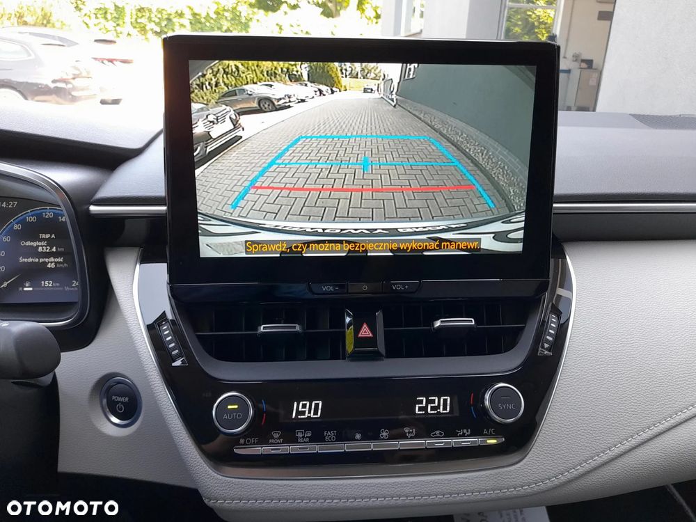 Toyota Corolla 1.8 Hybrid Style - 22